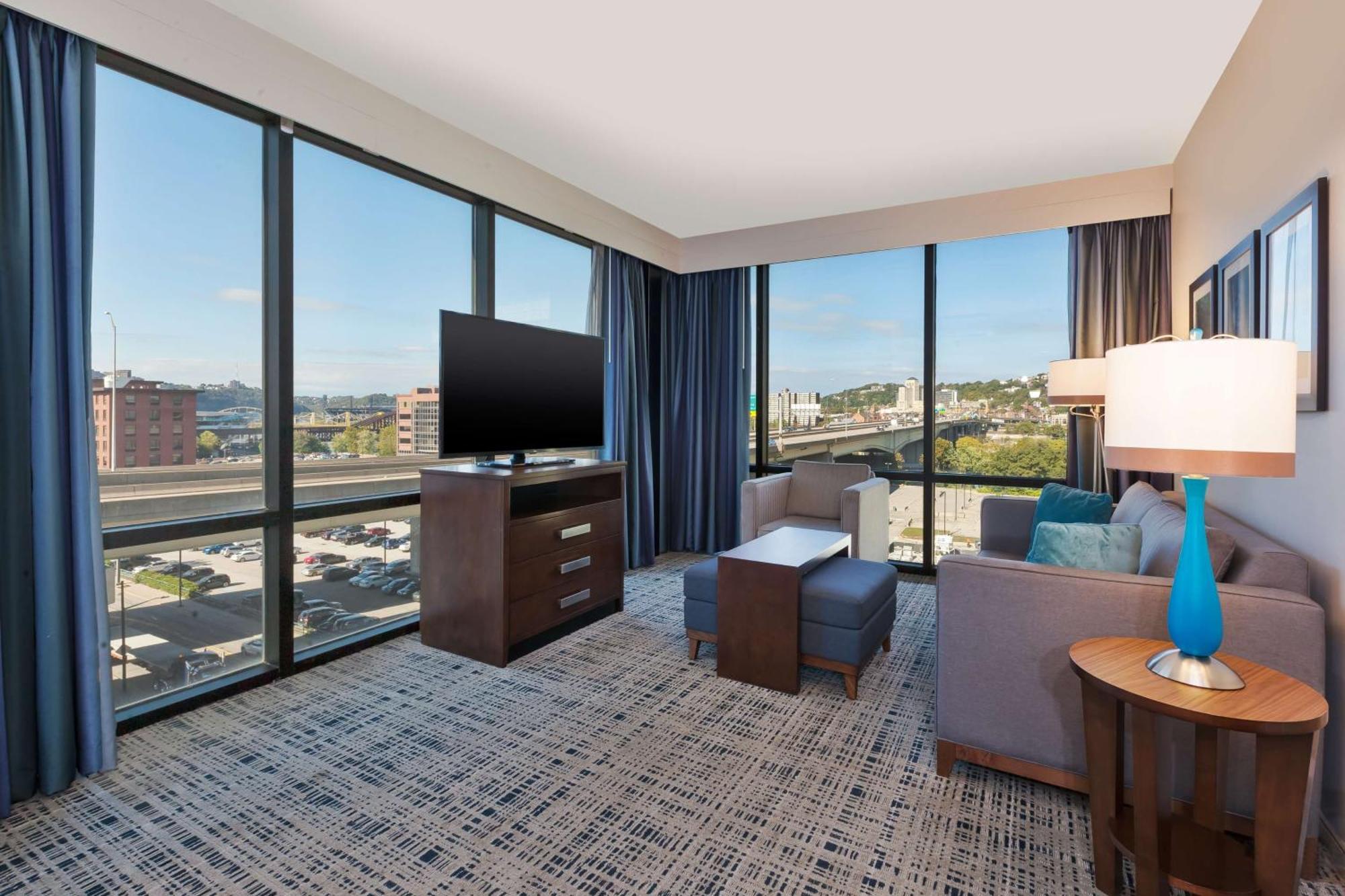 Hotel Homewood By Hilton Downtown Pittsburgh